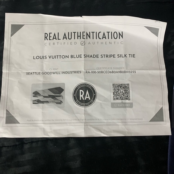 Louis Vuitton Tie - Picture 3 of 6